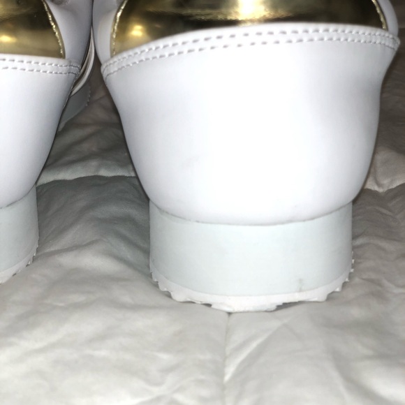 💖G BY GUESS white and gold guess logo sneakers - Picture 6 of 8